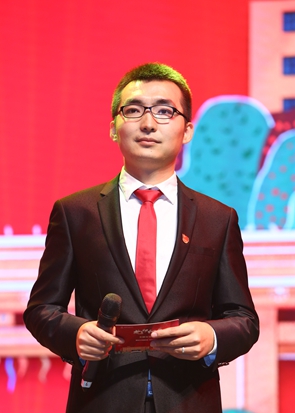 张波照片.jpg