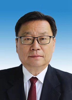 郭新半身照片.jpg