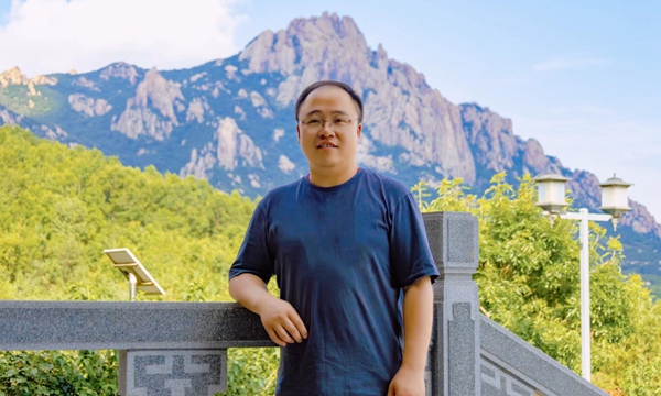 曹进证件照.jpg